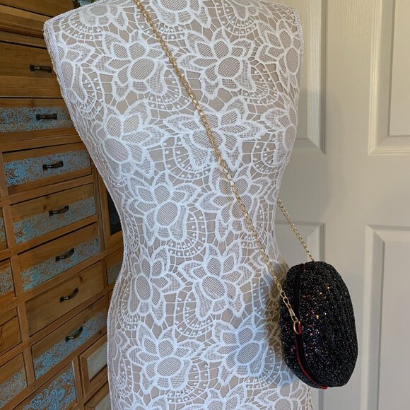 Glam Clam / Sparkle Seashell Crossbody Handbag /Black w/ Multi Color- NWT - Picture 5 of 9